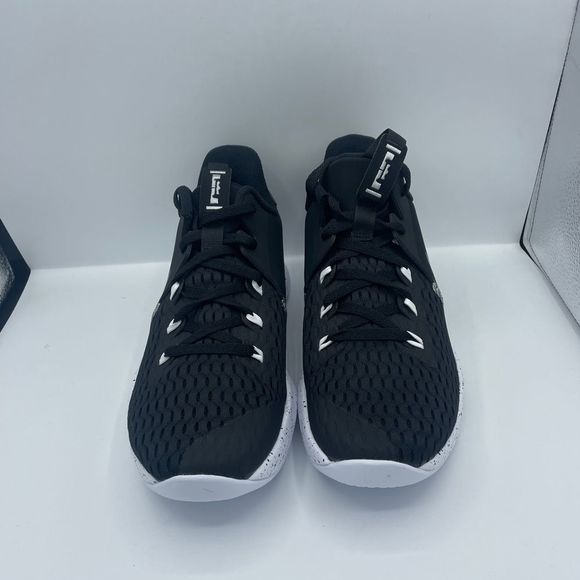 New- Nike LeBron James Witness V 5 Black Silver White CQ9380-001 Men’s size 11